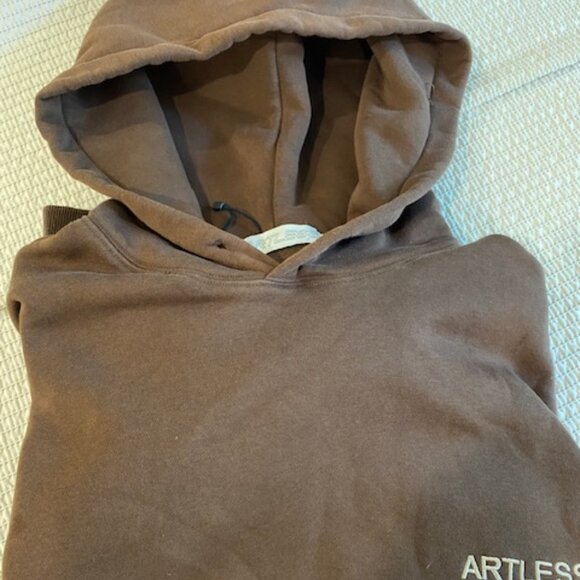 Artless SweatSuit - Picture 4 of 4